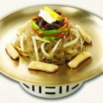 Pan-fried glass noodle (Japchae)