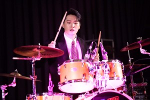 คริส drum show