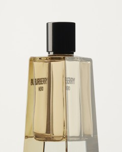 2020_BEAUTY_FRAGRANCE_B5_HERO_SUPPORTING_STILLLIFE_RGB_CROPPED_007