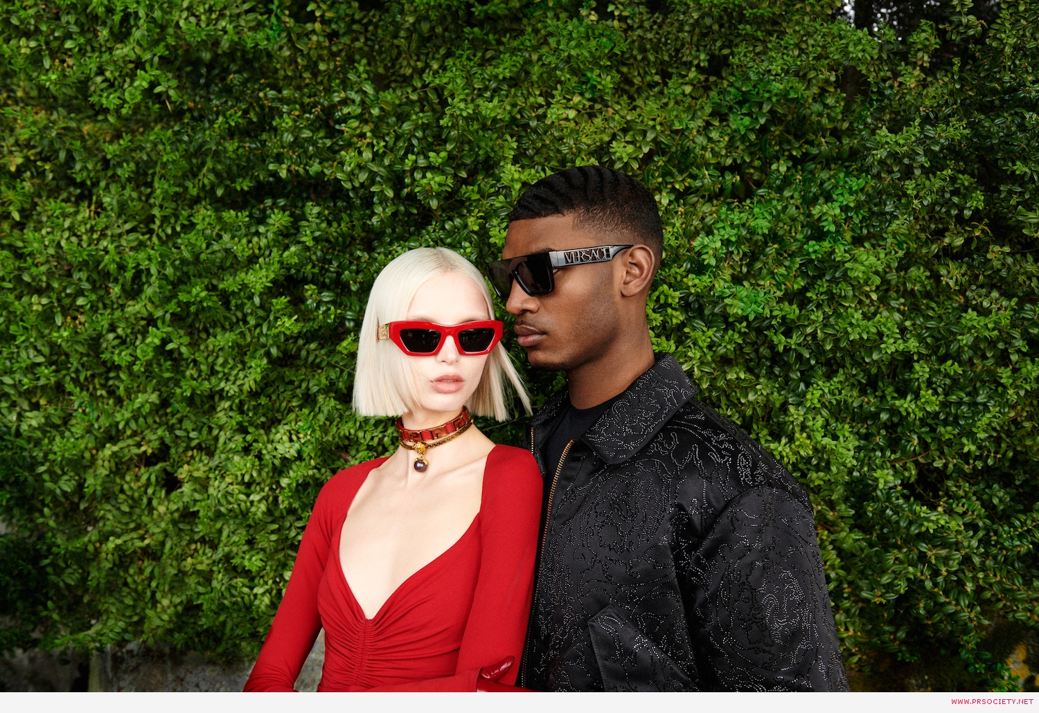 VERSACE_ADVFW22-tier2_RGB_300dpi_01_SUNGLASSES