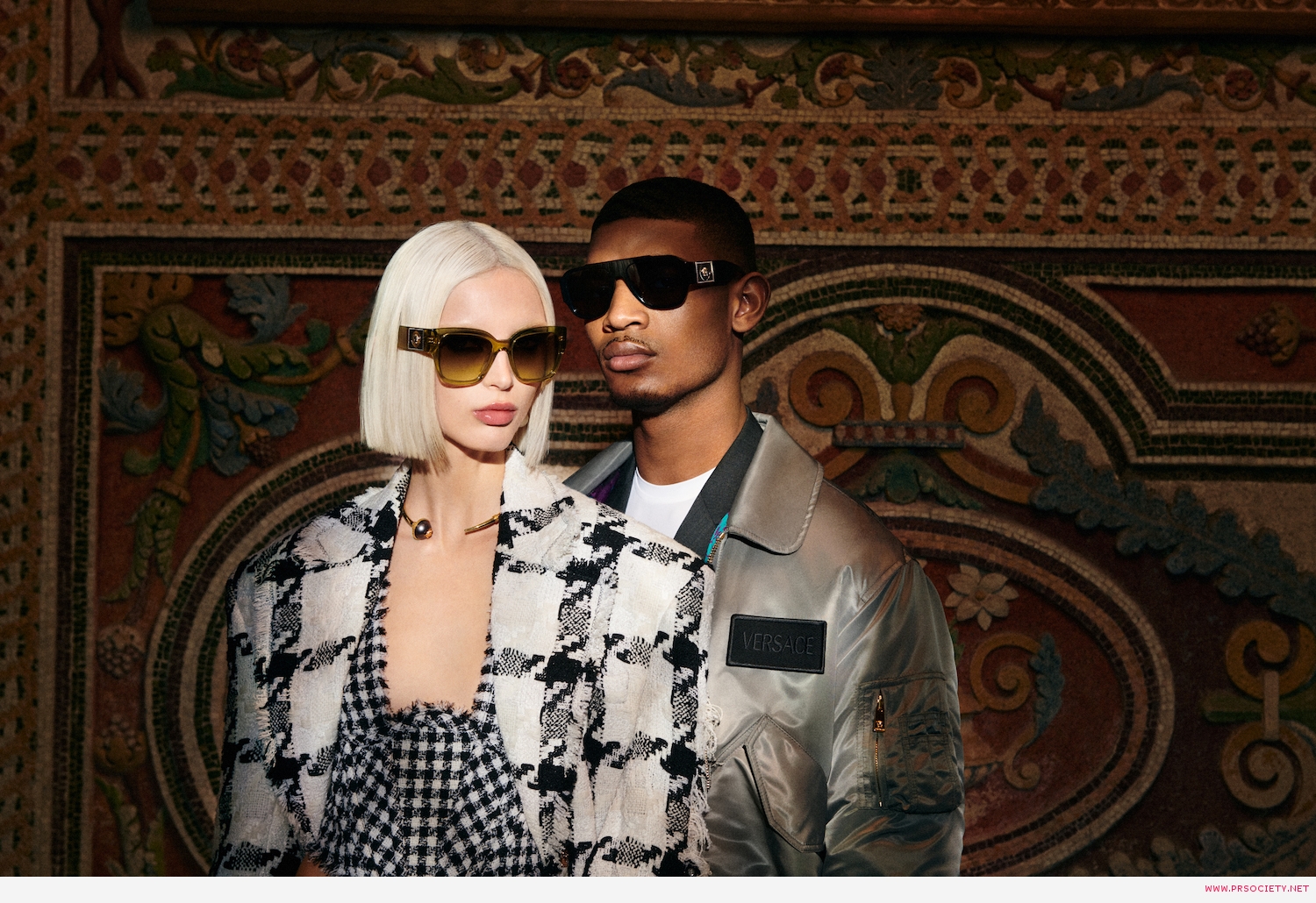 VERSACE_ADVFW22-tier2_RGB_300dpi_02_SUNGLASSES