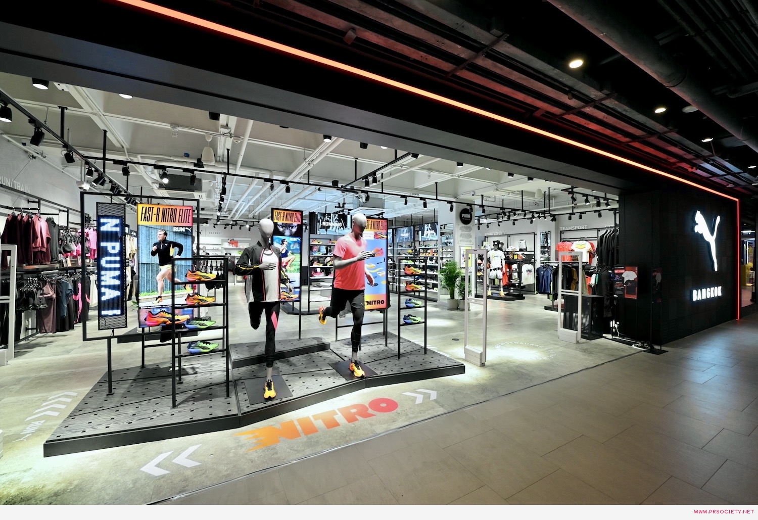 1.PUMA Flagship Store แห่งแรกในไทย ที่ สยามเซ็นเตอร์ ชั้