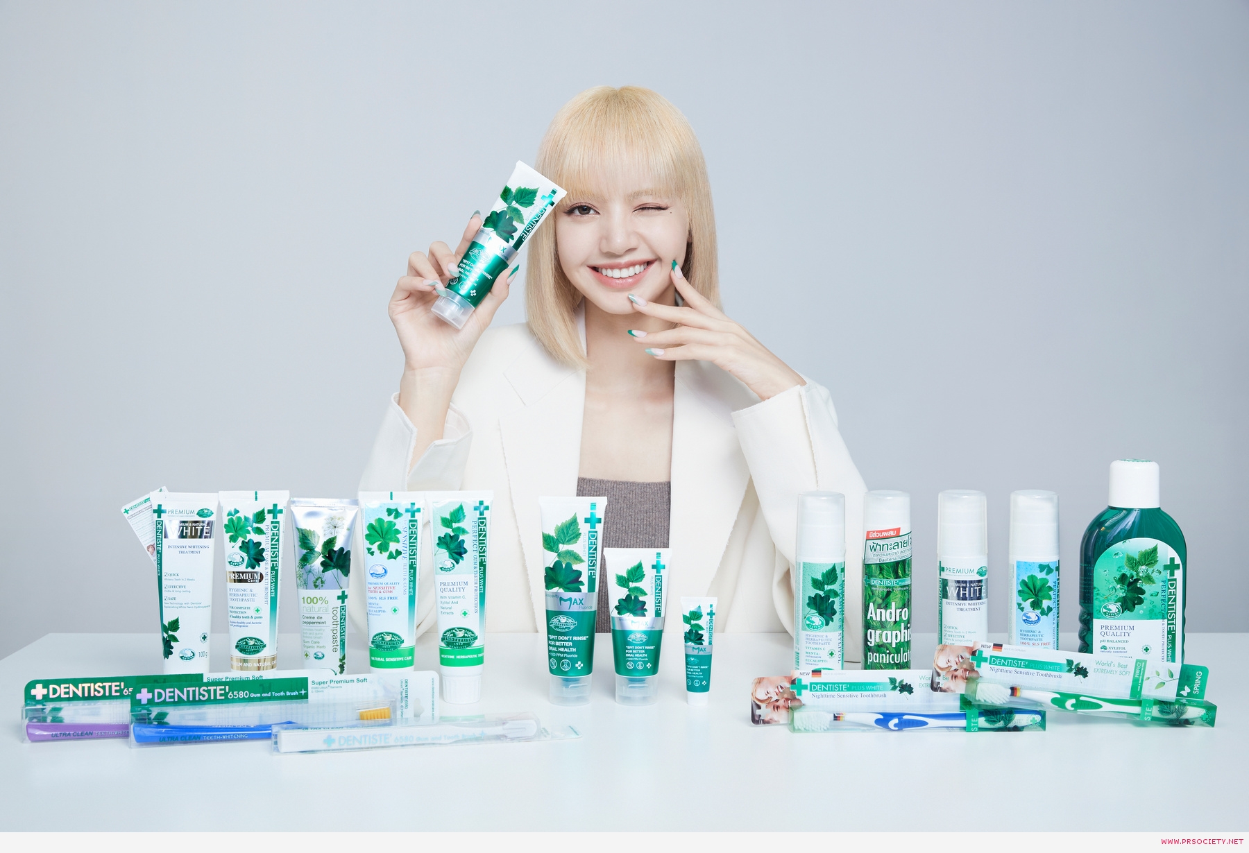 DENTISTE Presents Confident Smile with Lisa6