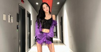 Tiffany Young chose to wear Versace (2)