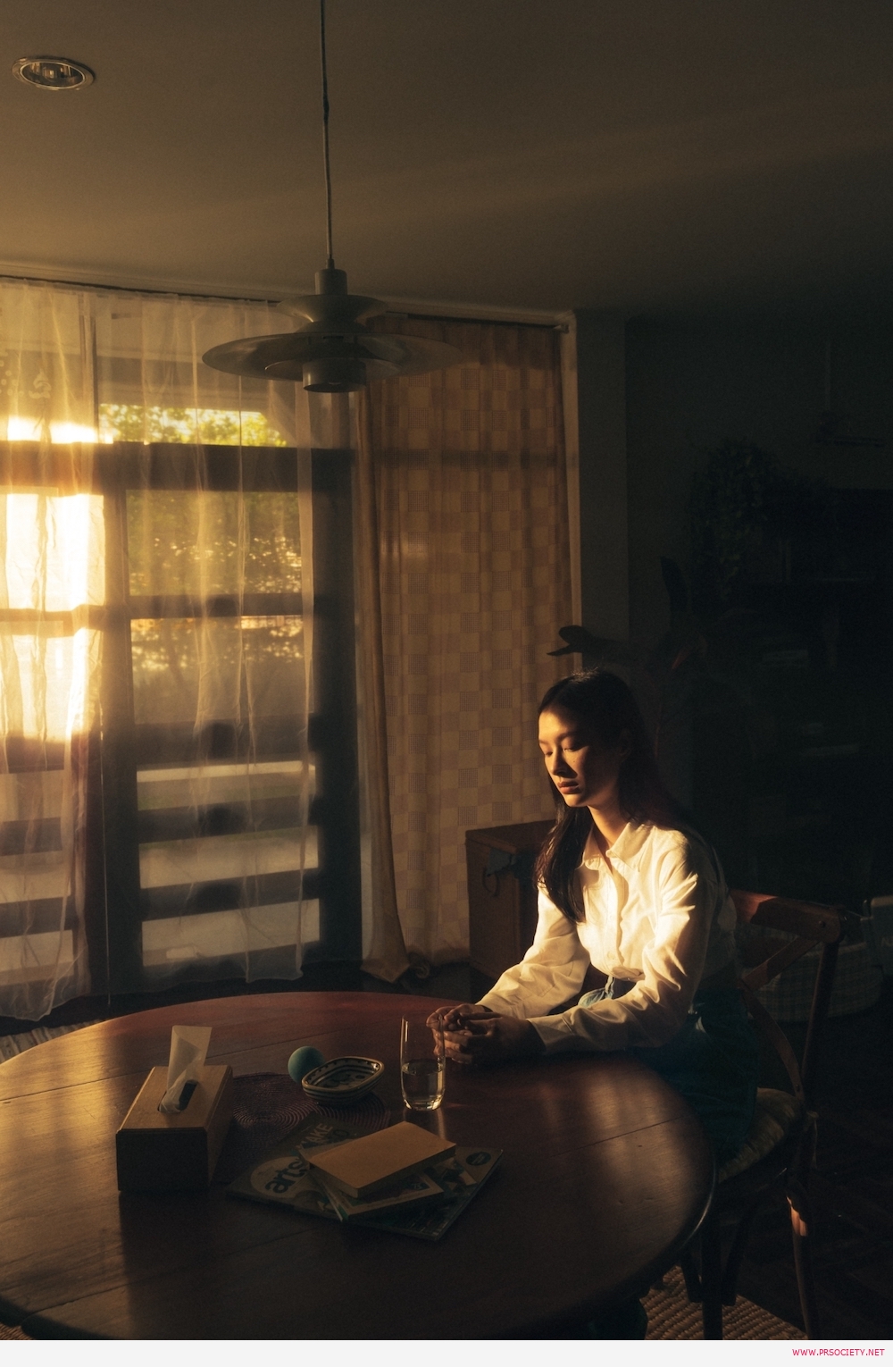 BRIGHT (4)