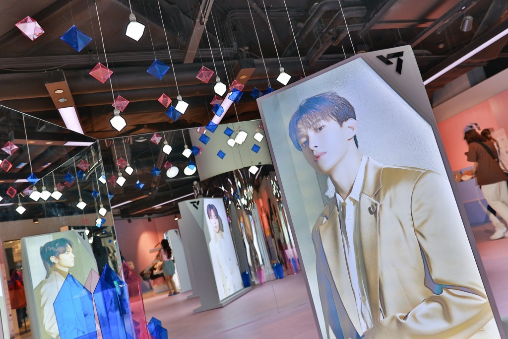 07.SEVENTEEN POP-UP